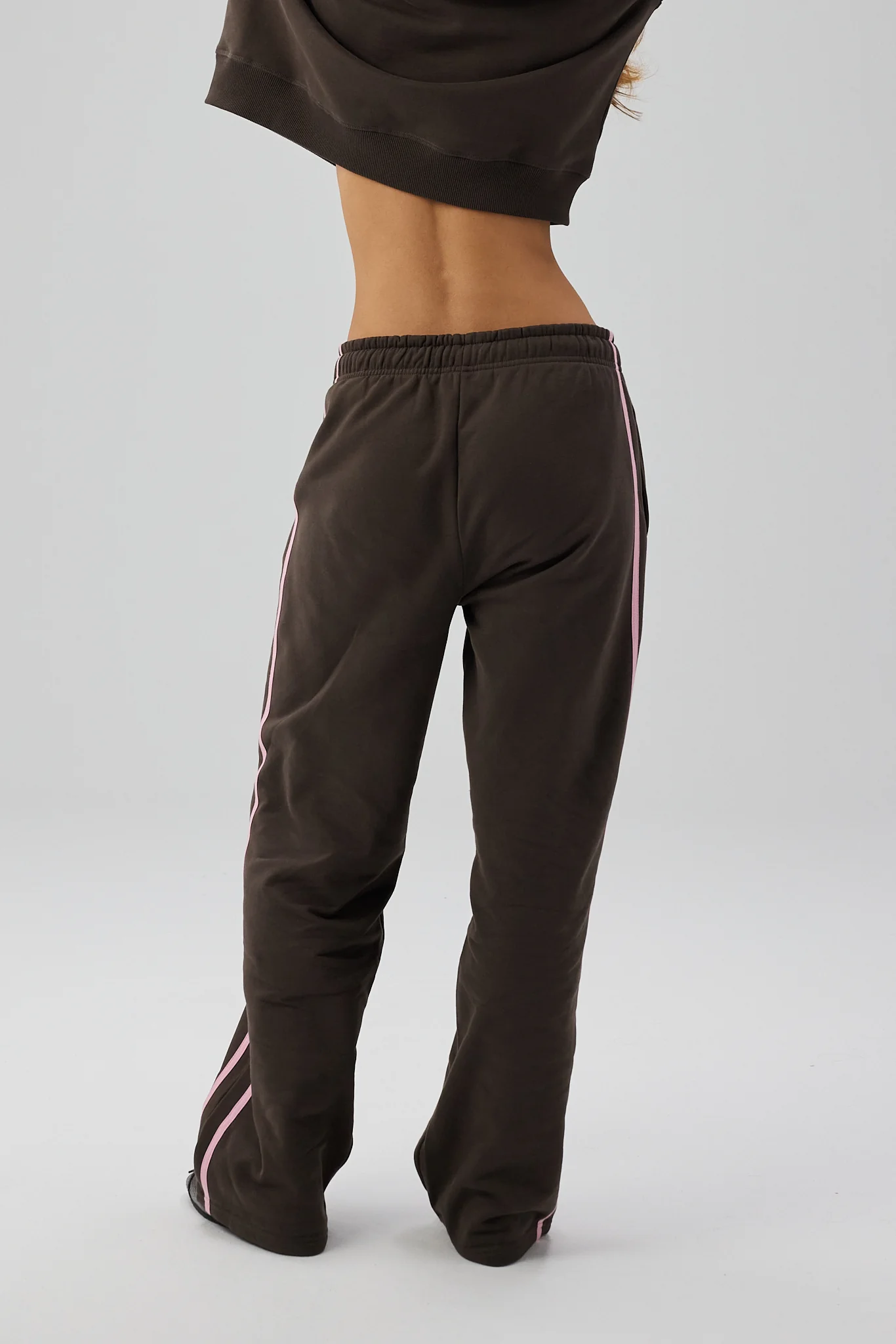 Loose Fit Sweatpants - Shadow Brown - Image 4