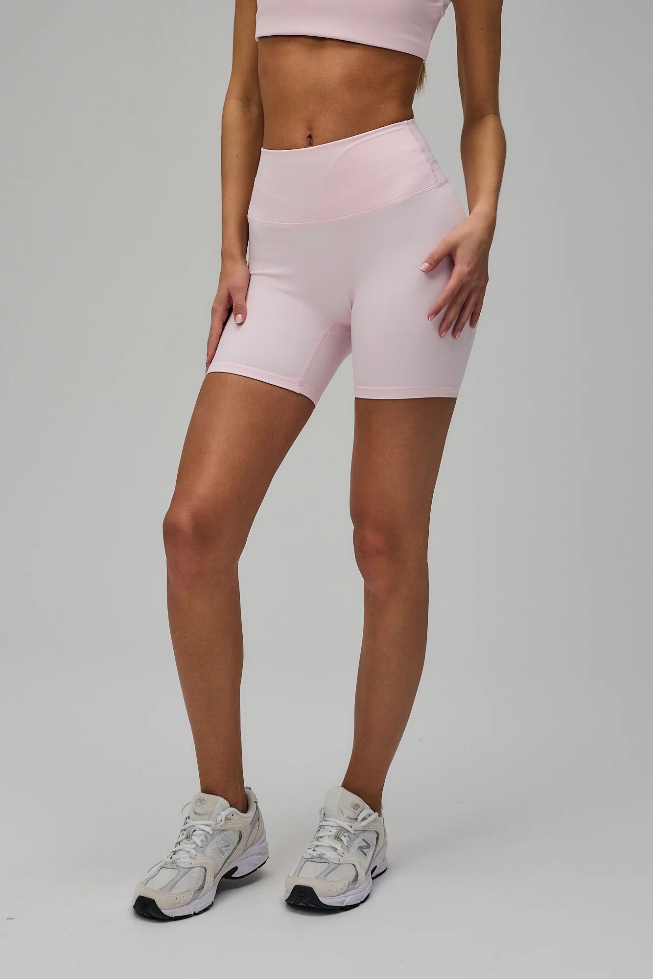 Sculpt Scrunch Shorts - Soft Pink - Image 3